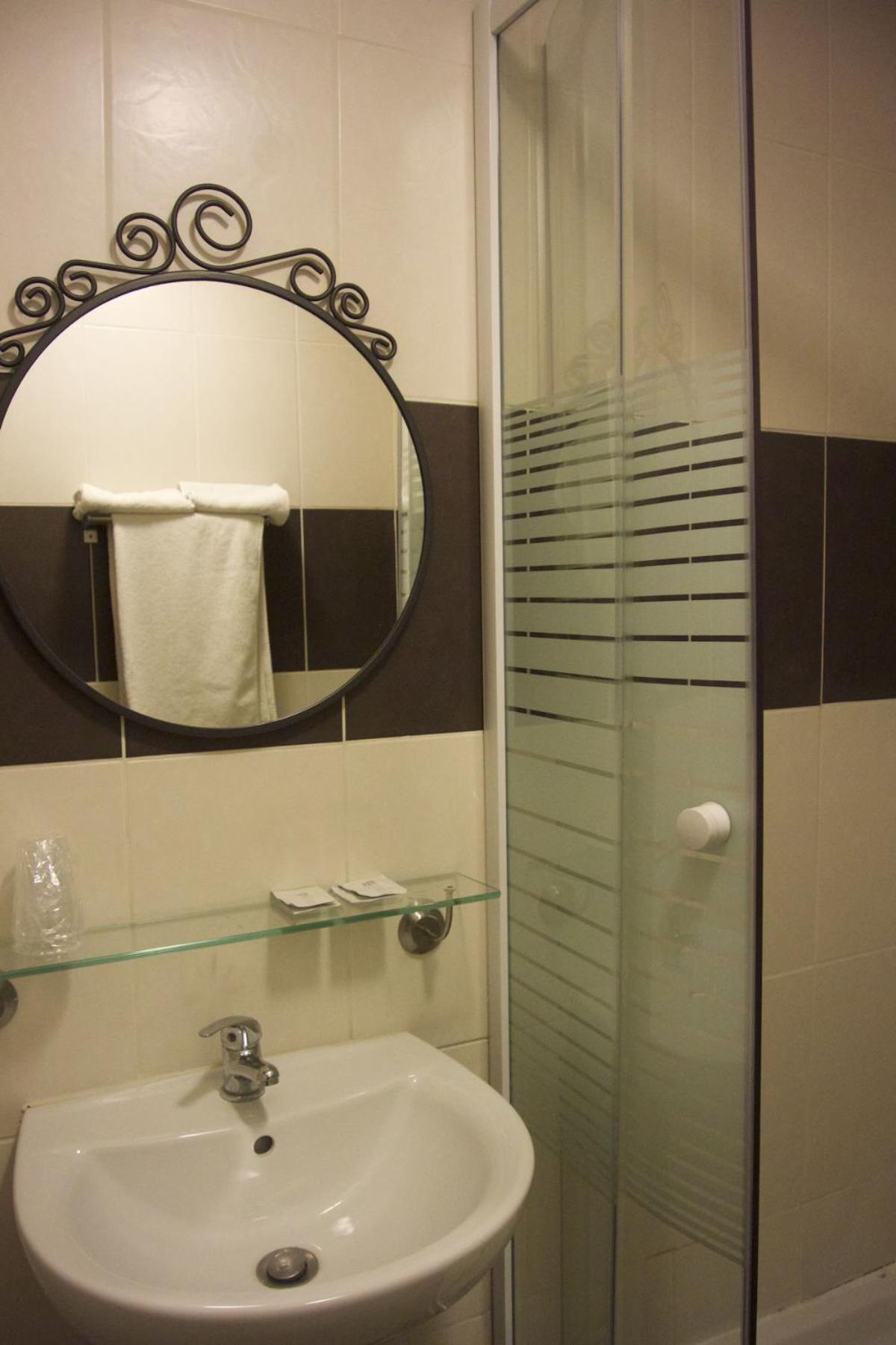 Hotel Clermont Montmartre Párizs Kültér fotó
